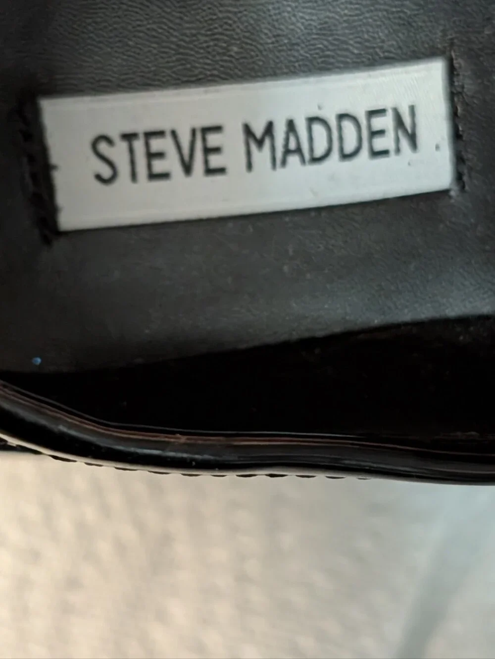 Steve Madden Leedan black patent penny loafer classic sleek high shine size 6